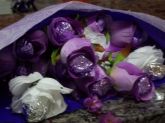 Buque de rosas artificiais com 15 botões comestivel de choco